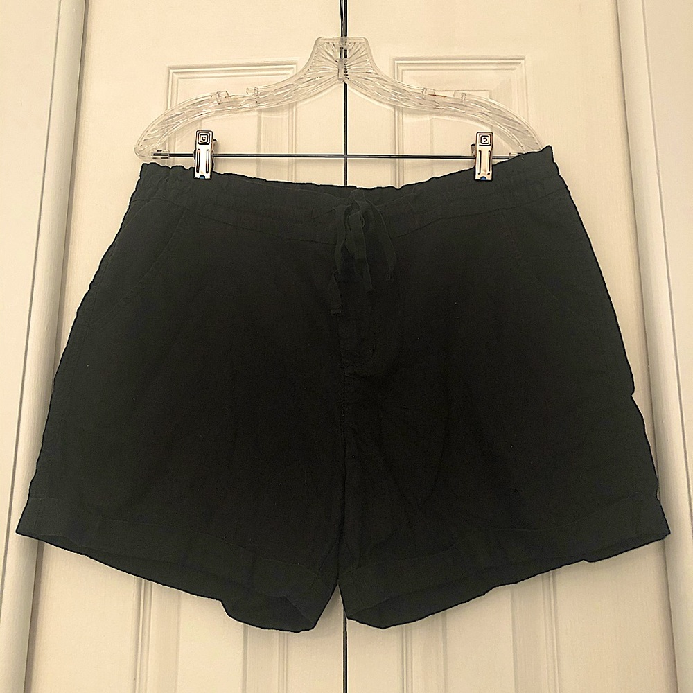 Women’s black linen shorts
